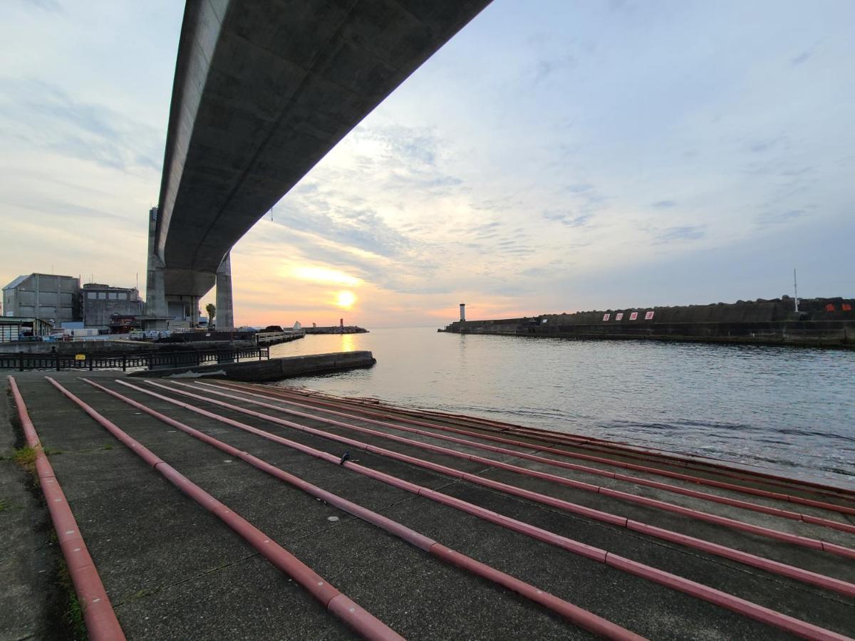 Hayakawa&2Rooms&48M2&5-6Pplmax&Best Location&Well Designed 早川駅徒歩2分 釣り場まで徒歩1分 グループ滞在可能なワーケーション最適プレイス Ονταγουάρα Εξωτερικό φωτογραφία